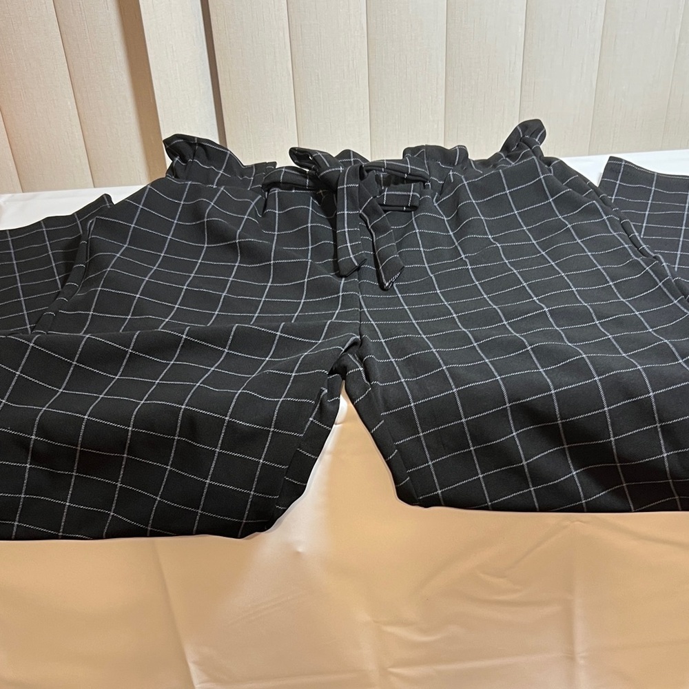 Elegant BlackWomen's pants